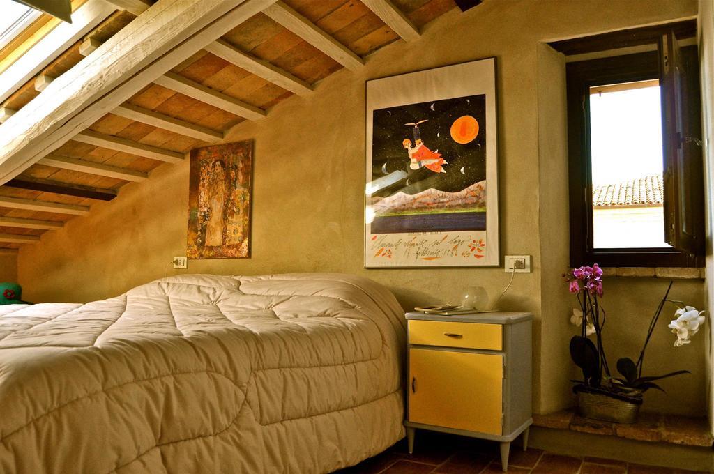 Pomarancio Bnb Saludecio Bilik gambar