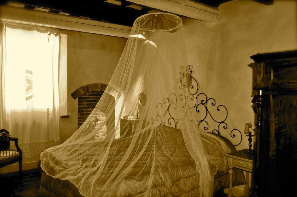 Pomarancio Bnb Saludecio Bilik gambar