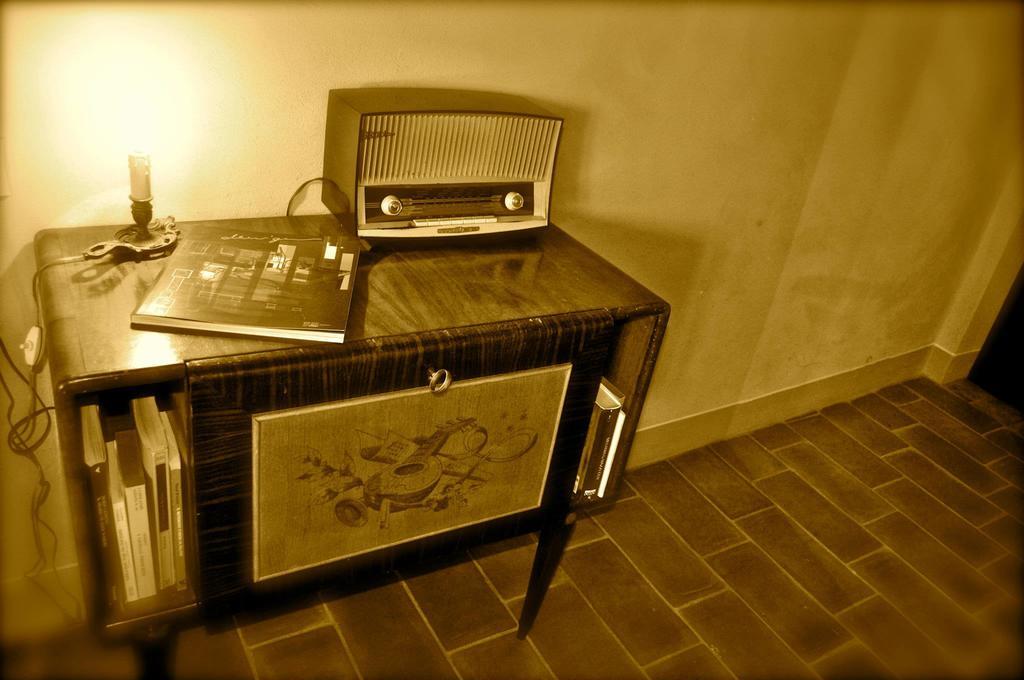 Pomarancio Bnb Saludecio Bilik gambar